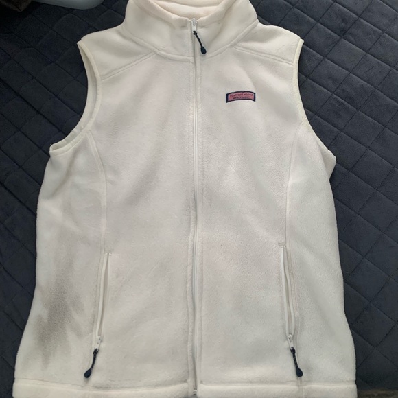 ✨ Vineyard Vines Size Medium Vest ✨ - Picture 2 of 7